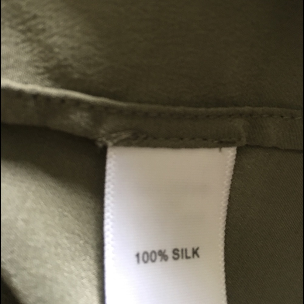 Banana Republic 100% silk tank size XS - Picture 5 of 7